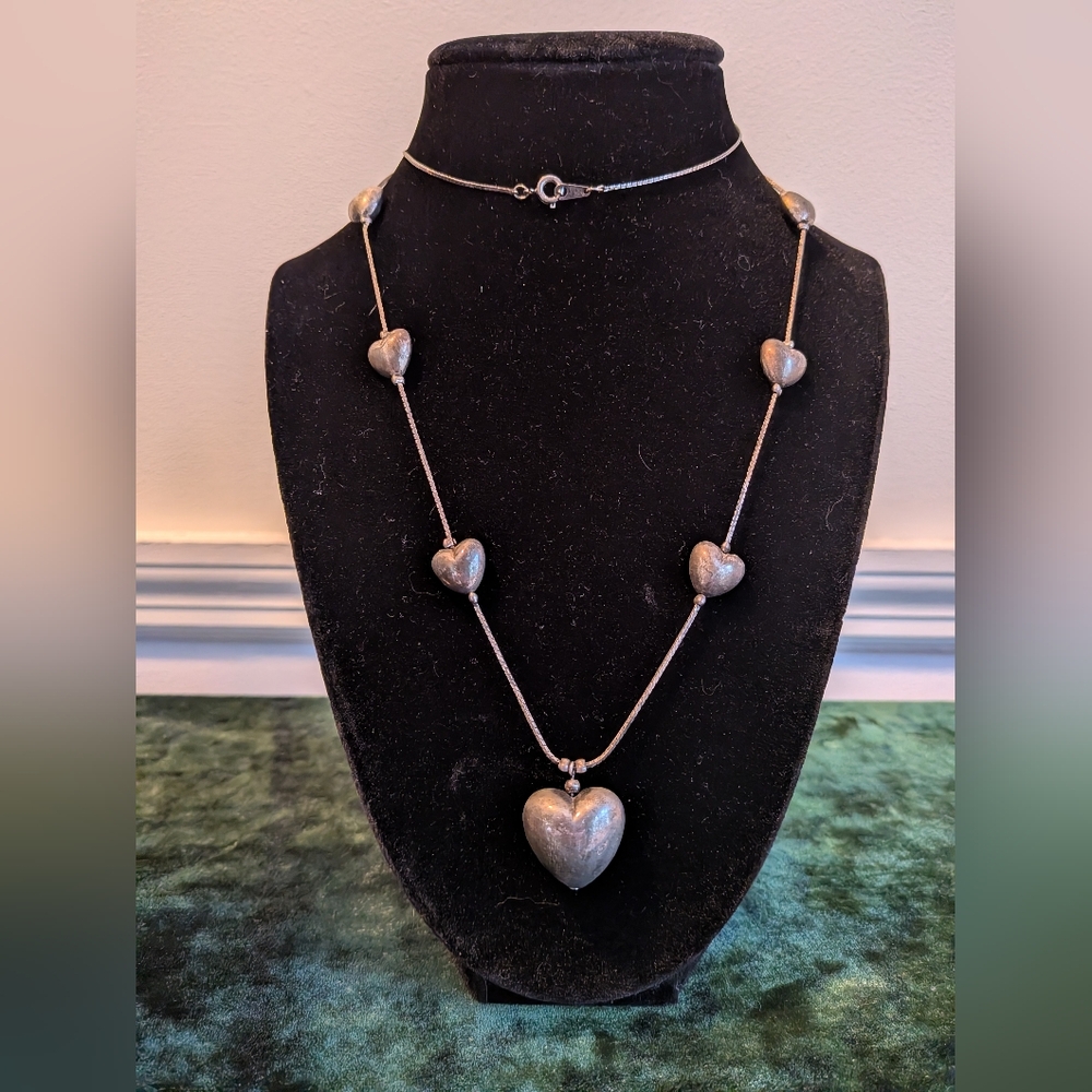 Vintage Heart Detail Necklaces And Earrings Jewelry Lot - Picture 9 of 16